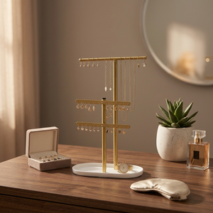 Exhibidor de Joyería Rectangular Moderno con Estuche con Bisagras y Acabado Dorado para Almacenamiento Elegante de Collares y Pendientes - Product Image 5