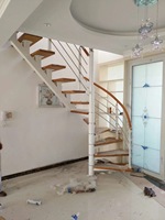 Escalier en colonne centrale en acier spiralé, escalier hybride rotatif, structure métallique, marches en bois pour villa, maison, loft, usage intérieur