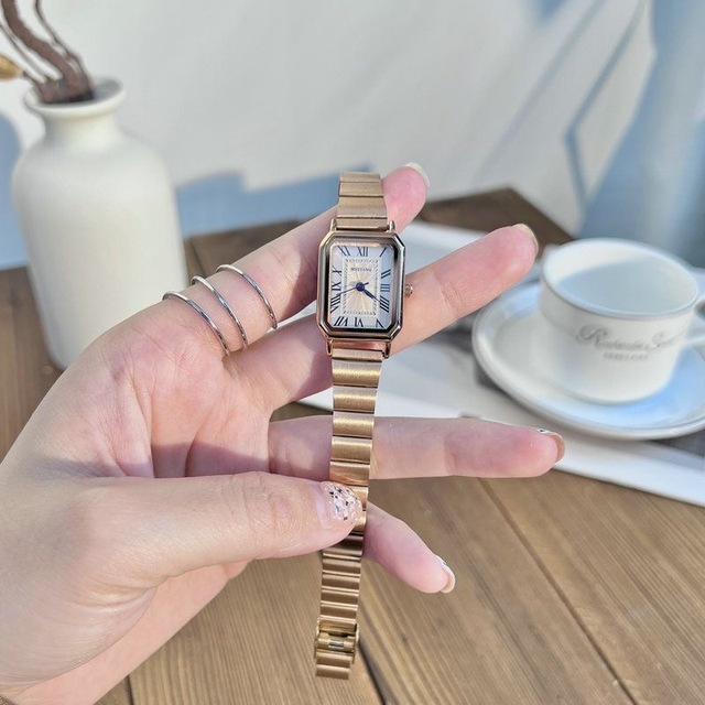 Quartz Watch Suitable for Women, Rectangular Fashionable Women's Watch, Simple Silver and Gold Stainless Steel Strap
