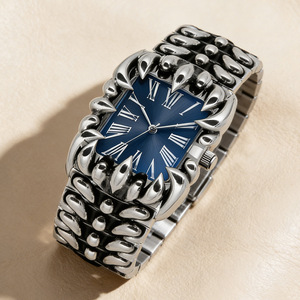 Montre à quartz carrée pour homme - étanche, au design unique, montre-bracelet tendance de niche avec motif griffe - Product Image 2
