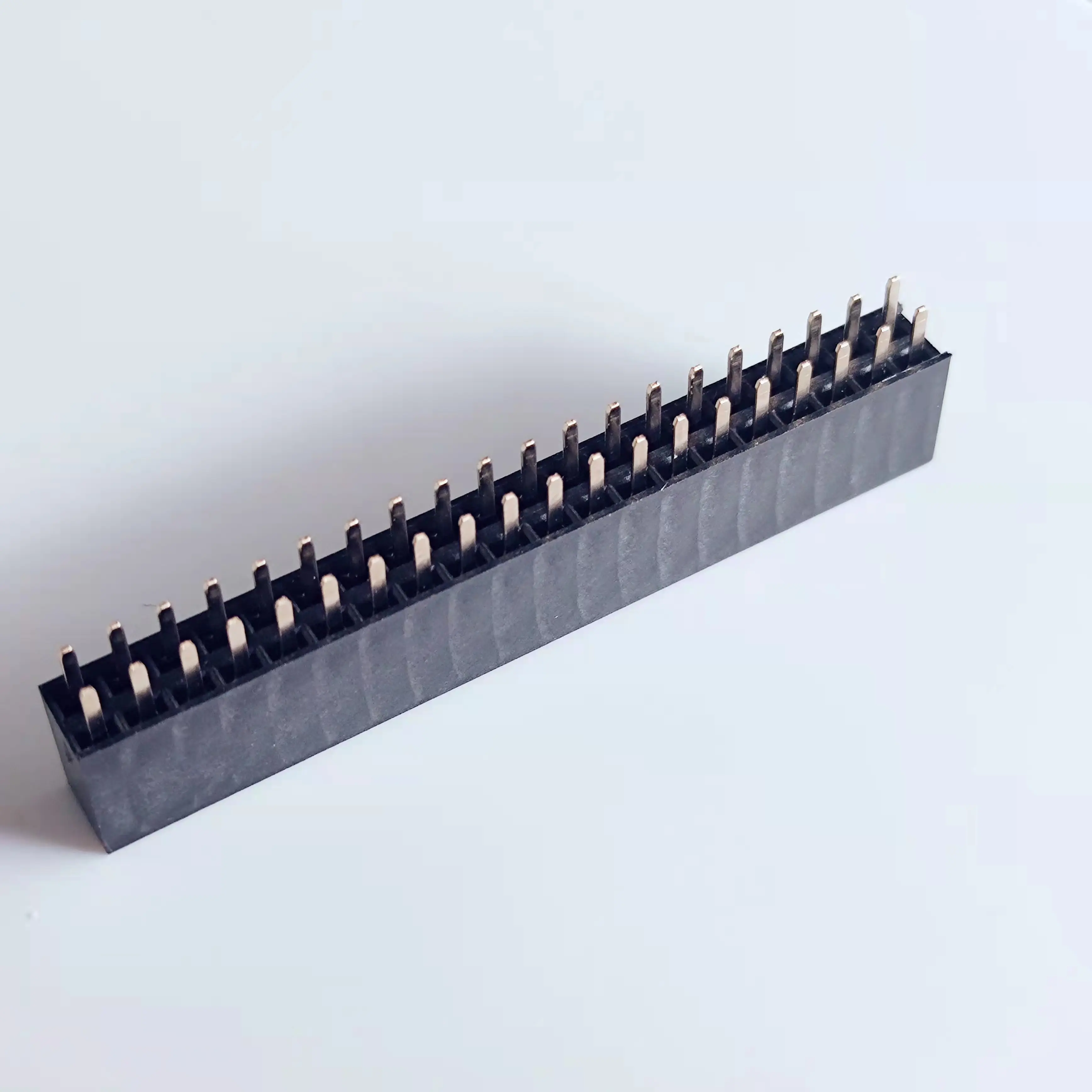 Connettori per intestazione scatola femmina a 2.54 gradi con passo 2x20 pin a doppia fila da 180mm.