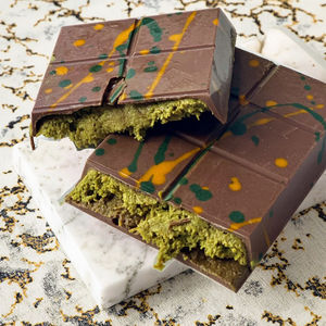 Personnalisation <span class=keywords><strong>de</strong></span> petits lots 100% <span class=keywords><strong>Barre</strong></span> solide <span class=keywords><strong>de</strong></span> <span class=keywords><strong>pain</strong></span> au <span class=keywords><strong>chocolat</strong></span> <span class=keywords><strong>de</strong></span> Dubaï à la crème <span class=keywords><strong>de</strong></span> pistache et aux noix Knafeh <span class=keywords><strong>de</strong></span> qualité supérieure - Product Image 3