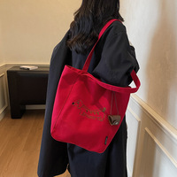 Sac fourre-tout en toile rouge brodé léopard, sac à main à bandoulière de grande capacité de qualité supérieure avec fermeture éclair, sac de shopping esthétique pour femmes