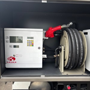 Camion-citerne à carburant mobile FOTON Aumark 4x2 5000L de qualité supérieure, citerne à diesel avec distributeur gradué pour usage industriel - Product Image 6