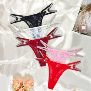 Venta al por mayor de fábrica: <span class=keywords><strong>Tanga</strong></span> sexy de poliamida con cadena de corazón brillante y encaje floral para mujer - Product Image 2