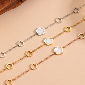 Pulsera y Brazalete de Diseño para Mujer, de Acero Inoxidable Personalizado, Chapado en Oro de 14k y 18k, Antideslustre, Delicado y Elegante - Product Image 1