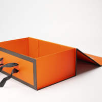 Boîte Cadeau Pliable Rigide en Carton Papier Orange de Luxe Personnalisée avec Poignée et Logo, à Fermeture Magnétique