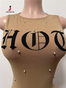 Y1515-2026 Nuovi Arrivi Moda Estiva Abito Mini Aderente Senza Maniche con Stampa di Lettere e Borchie per Donne - Product Image 6
