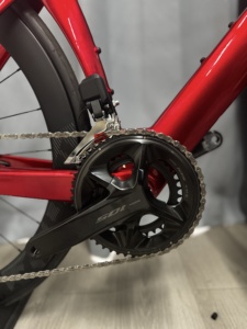 Vélo de route aérodynamique en fibre de carbone 2026, 700c, 24 vitesses, freins à disque hydrauliques, roues en aluminium, léger, course, économique, cadre en fibre de carbone K2 - Product Image 5