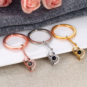<span class=keywords><strong>Porte</strong></span>-clés personnalisé en laiton avec <span class=keywords><strong>photo</strong></span> de couple, en cuivre et zircon, pour femme, idéal pour un cadeau d'anniversaire - Product Image 4
