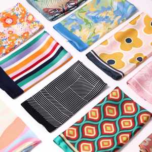 EDGE Foulard carré en satin à rayures arc-en-ciel moderne personnalisé pour femme, doux comme <span class=keywords><strong>de</strong></span> la <span class=keywords><strong>soie</strong></span>, accessoire <span class=keywords><strong>de</strong></span> mode pour le cou - Product Image 4
