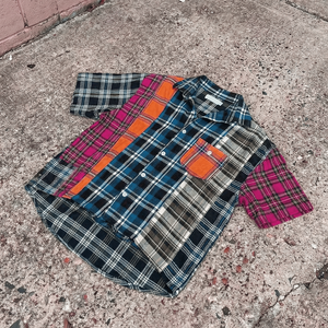 <span class=keywords><strong>Camicia</strong></span> in Flanella a <span class=keywords><strong>Quadri</strong></span> Multicolore Personalizzata Ouna, Manica Corta con Stampa e Bottoni per <span class=keywords><strong>Uomo</strong></span> - Product Image 1