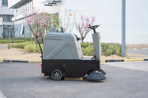 Nuova Spazzatrice Elettrica Semovente da 1250mm di Larghezza con Capacità di 80L e Pulizia Rapida - Product Image 2