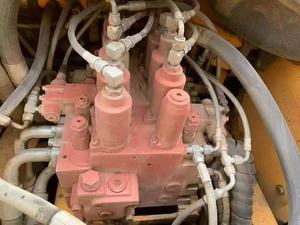 Excavatrice sur pneus Hyundai 210W-7 d'occasion, 21 tonnes, Corée, avec brise-roche, compatible Hyundai 220 210 225 - Product Image 6