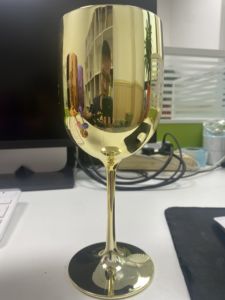 Galvanoplastia Chapado Brillante Venta al por mayor Popular Copa de vino de champán de plástico personalizado Copa de vino de plástico dorado - Product Image 5
