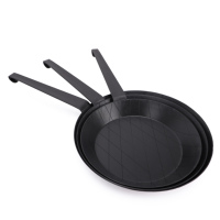 Panci masak besi datar hitam tidak dilapisi, dengan alur berlian timbul Dia 24 /26/ 28 cm