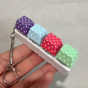 Porte-clés pendentif personnalisé en PVC UV, capuchon de touche de clavier à pois, jouet anti-stress, bouton de réduction de pression, pression au bout des doigts, bout des doigts lumineux - Product Image 5