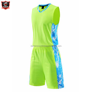 Ensemble maillot et shorts de basket-ball imprimés pour hommes et femmes, uniforme unisexe personnalisé de haute qualité et prix bon marché - Product Image 3
