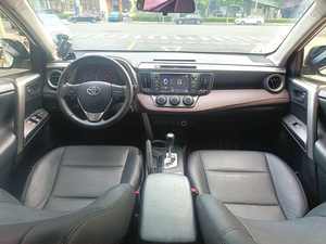 Véhicule d'<span class=keywords><strong>occasion</strong></span> en promotion : Toyota <span class=keywords><strong>RAV4</strong></span> 2.0T <span class=keywords><strong>essence</strong></span> 2016, 5 <span class=keywords><strong>portes</strong></span>, 5 places, SUV de taille moyenne - Product Image 4