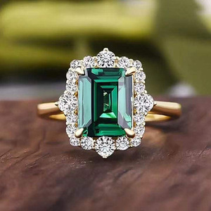 Anello Vintage Verde Smeraldo Stile Reale per Donne - Product Image 1