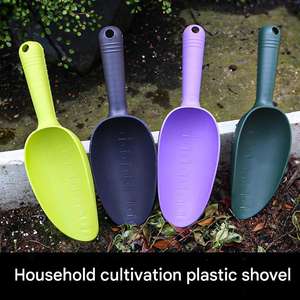 Venta al por mayor pequeña luz PP Arena de plástico y pala de nieve con mango para niños Mini accesorio de jardín para proyectos de bricolaje y OEM - Product Image 2