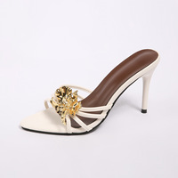Nouvelles sandales à talons aiguilles pour femmes, style européen et américain, en métal, à fleurs, françaises, grande taille, antidérapantes, à talon très haut, tendance estivale