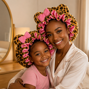 Juego de Gorros de Terciopelo y Satén Reversibles de Doble Capa para Bebés y Niños con Orejas de Gatito, Personalizados con Logotipo, para Mamá e Hija - Product Image 1