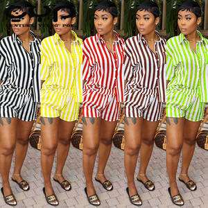 Ensemble deux pièces d'été pour femmes au-dessus du genou haut court et short de butin tenues de vacances en dentelle hawaïenne imprimé rayé Technique lavée - Product Image 1