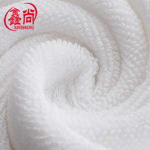 Serviette de bain en coton pur Xinshang 70x140 cm, blanche, pour hôtel, douce, épaisse, avec personnalisation du logo - Product Image 3