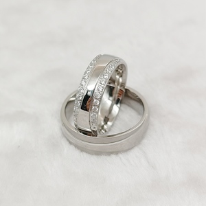 Alemania artesanía Cz diamante boda bandas parejas anillos conjuntos para <span class=keywords><strong>Mne</strong></span> y mujeres plata 316l joyería de acero inoxidable quirúrgico - Product Image 4