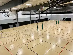 Plancher de basket-ball en chêne de haute qualité, terrain de sport professionnel d'intérieur