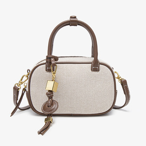 Sac à main pour femme de haute qualité, tendance, avec longue bandoulière et sac bandoulière avec breloque pour femme - Product Image 2
