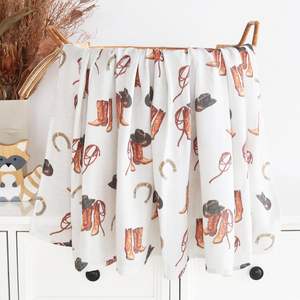 100% coton mousseline 2 couches armure couverture Ultra doux respirant blanc Western Cowboy bottes chapeaux imprimer bébé poussette couverture - Product Image 3