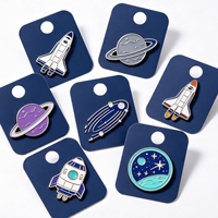 Épingles en alliage de zinc avec émail souple et dur, personnalisées de haute qualité, sur le thème de l'aviation, de l'aérospatiale, des planètes cosmiques et des avions, avec carte de support