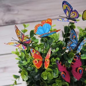 10 Piezas de Mariposas Artificiales 3D de PVC Coloridas, Estacas Decorativas Vintage con Patrones Aleatorios Personalizados para Jardín y Patio, Adorno Único - Product Image 4
