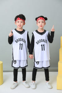 بدلات رياضية صيفية للأطفال 2026 من البوليستر الشبكي لكرة السلة، زي موحد للأولاد من بولو كارلس - Product Image 3