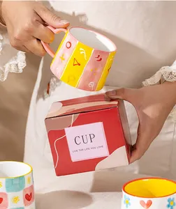 Hediyeler için yaratıcı kalp çiçek kahve kupaları ile Modern tasarım seramik kupa seti
