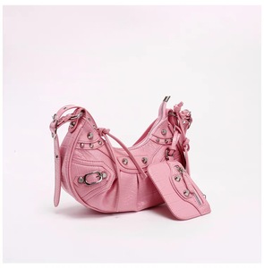 2025ใหม่<span class=keywords><strong>กระเป๋า</strong></span>ถือผู้หญิง<span class=keywords><strong>กระเป๋า</strong></span>ใส่ของใต้วงแขนมีพู่ห้อยกระเป๋าสะพายไหล่กระเป๋าแมสเซนเจอร์แบบสามในหนึ่งสำหรับสาวฮอต - Product Image 3