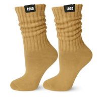 Chaussettes Slouch en Gros pour Femmes avec Logo Personnalisé, Étiquette Tissée, Chaussettes Ras du Cou Tricotées Effet Froissé