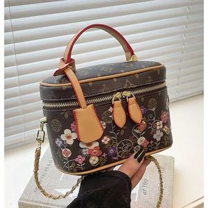 Nouveau Sac Boston de Haute Qualité, Sac à Bandoulière Camouflage Personnalisé pour Femme, Sac à Main Étanche en Cuir PU avec Fermeture Éclair, Capacité 3L+, Idéal pour les Soirées - Product Image 3