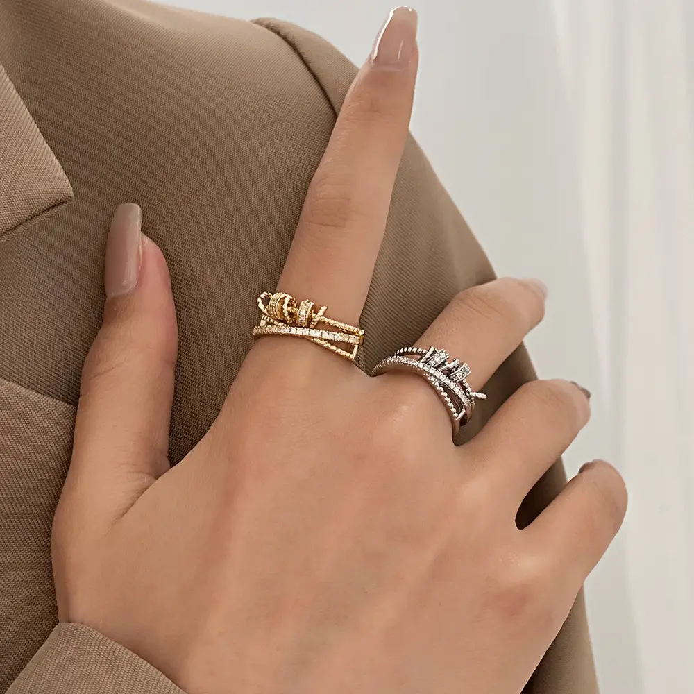 Joyería de moda para mujer, anillos de línea geométrica de circón chapados en oro, anillo ajustable con cuentas de mariposa giratorias para regalo