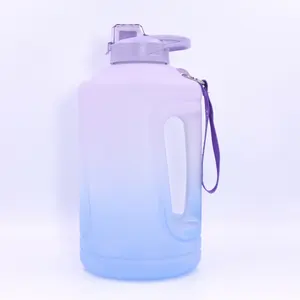 Garrafa de água motivacional PETG 1.5l para viagens e acampamento, alça de cor gradiente de alta qualidade com canudo direto para beber