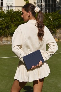 Suéter de Golf y Tenis para Mujer, Color Crema, Cuello Camisero, Logotipo Bordado, Manga Larga, Corte Holgado, Transpirable, Ropa de Yoga de Algodón - Product Image 5