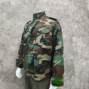 Veste cargo Kango Camo M65, coupe décontractée, résistante aux déchirures, veste de terrain durable avec doublure matelassée pour les activités de travail en plein air - Product Image 3