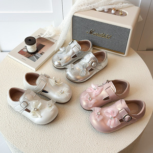 Nouvelles chaussures élégantes pour enfants, style mocassins, nouvelle mode princesse, semelle extérieure en caoutchouc souple, chaussures en cuir PU pour bébés filles - Product Image 1