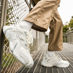 Chaussures Homme 2025 Nouvelle Collection Été Tendance Maille Respirante Polyvalentes Semelle Épaisse Résistantes à l'Usure à Lacets Course Sport Jeunesse - Product Image 4