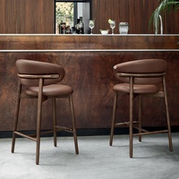 Offre spéciale Restaurant de luxe léger meubles commerciaux cuisine cadre en bois haute salle à manger chaise de Bar tissu cuir tabouret de bar