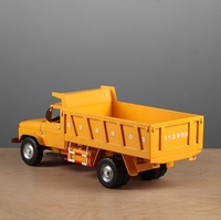 Simulation de l'ancien modèle de véhicule d'ingénierie de camion de transport Jiefang CA141 Pièces de collection artisanales vintage