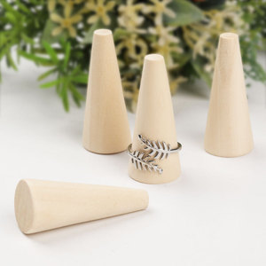 Support de présentation de bijoux en bois naturel, support conique pour bagues, 4.5x18cm, support de rangement pour accessoires de mode, pour bagues et bijoux - Product Image 3