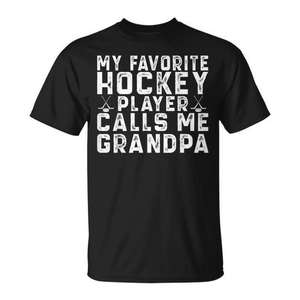 Mon t-shirt préféré avec l'inscription « Mon joueur de hockey m'appelle grand-père » - Product Image 1